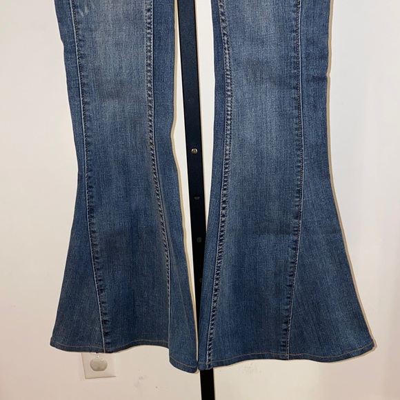 We The Free Dream Lover Flare Bellbottom Jeans Size 24 - Picture 4 of 16